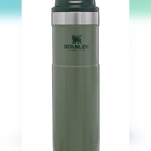 STANLEY Classic Trigger-Action Travel Mug Hammertone Green
